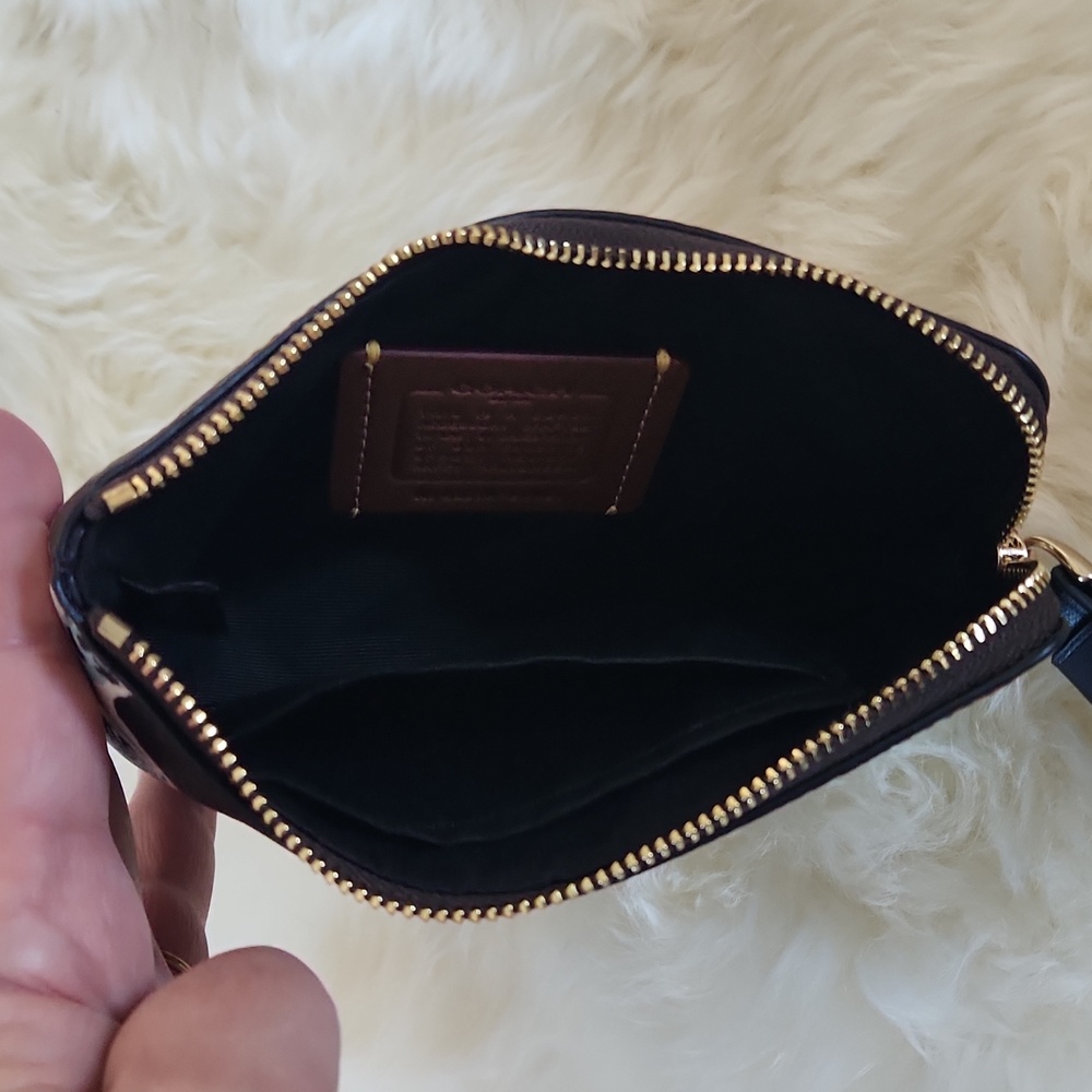 Adorable NWT Coach Halloween Corner Zip Signature Wristlet Wallet 🧡🎃👻🖤🎁 - Picture 8 of 15